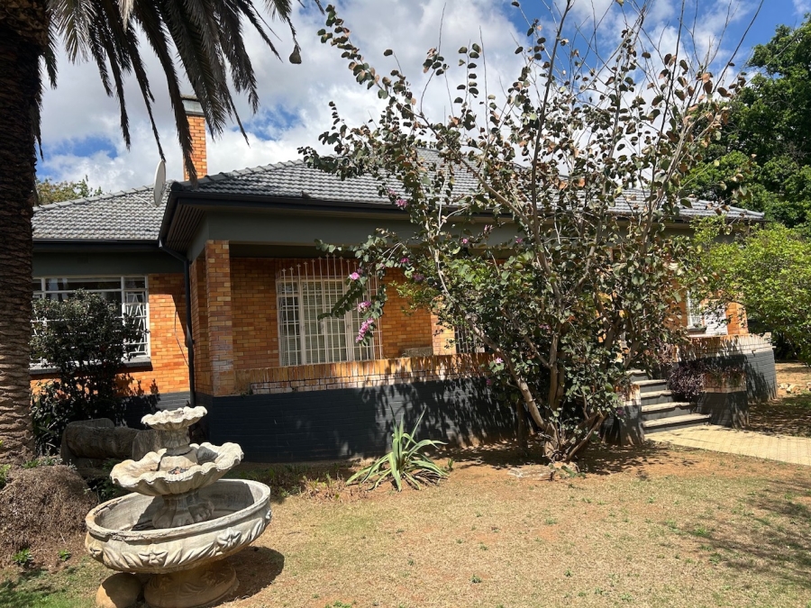 4 Bedroom Property for Sale in Viljoenskroon Free State